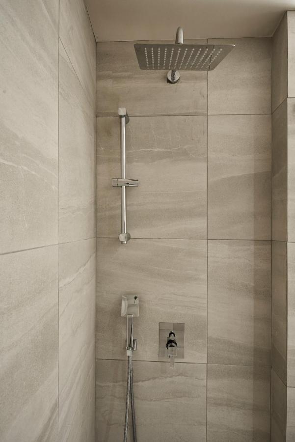 Charitos Iχ, Chic N Modern 2Bd Apt Atene Esterno foto